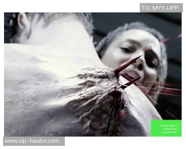 奥孔武遭遇重创两颗牙被肘击掉满嘴鲜血令人心痛不已