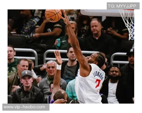 射手群火力全开布朗狂砍50分祖巴茨巧妙利用空间单打成功