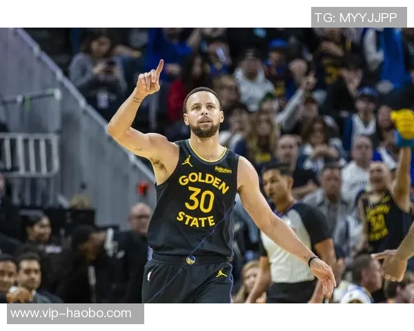 克尼佩尔新秀季三分球命中数追平库里仅用30场比赛展现惊人实力 克尼佩尔新秀季三分球命中数追平库里仅用30场比赛展现惊人实力